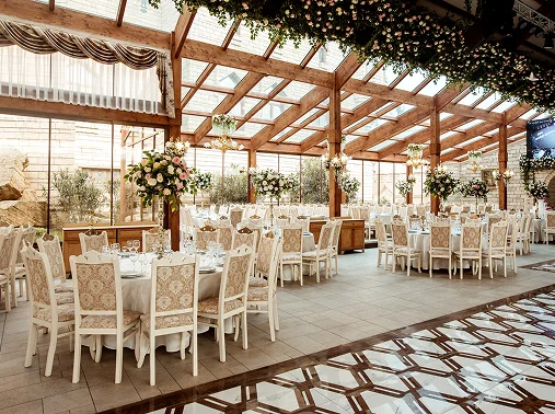 Là où la transparence devient le reflet de l’élégance.